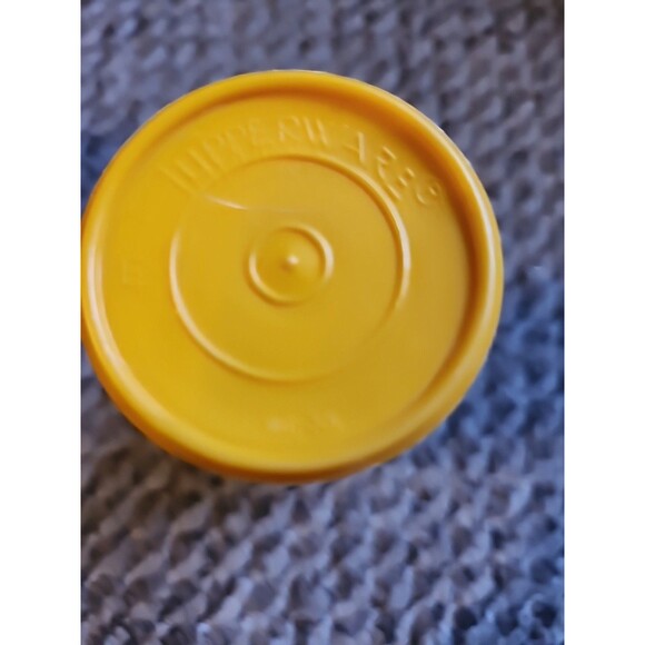 3 Tupperware 116 Tumblers HARVEST COLORS 9 oz 5 Inch Tall Yellow Orange Red - Picture 9 of 9